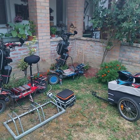 Bike Stop Duna Dunaszentmiklós Εξωτερικό φωτογραφία